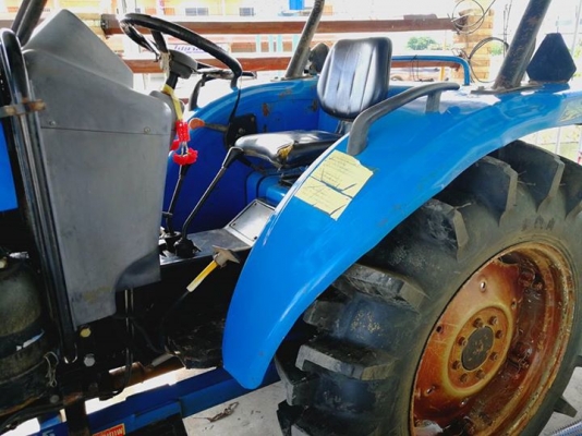 แชมป์ MX6055 4 WD ใบมีดดันหน้า ผานหลัง เครื่องดี เกียร์ดี ขายตามสภาพ