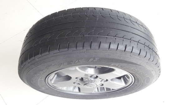 ล้อISUZU ขอบ15 สีกัล ยางปี15  4 ล้อ