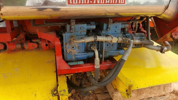 ขายรถเกี่ยวข้าวเกษตรพัฒนา ช้างน้อยเครื่องHINO 150TURBO พร้อมรถลากสาลี่สะพาน ไฮโดรลิกซ์