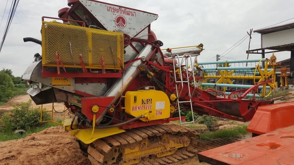 ขายรถเกี่ยวข้าวเกษตรพัฒนา ช้างน้อยเครื่องHINO 150TURBO พร้อมรถลากสาลี่สะพาน ไฮโดรลิกซ์