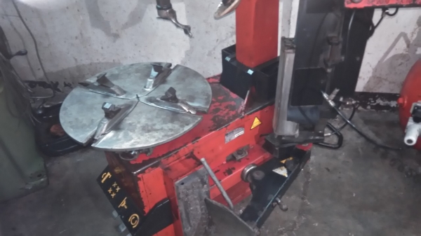 **ขายถูกๆ เครื่องถอดยางมือสองจากญี่ปุ่น** CORCHI A2010 ระบบลม(ไม่ต้องใช้ไฟฟ้า) ทดสอบเรียบร้อย ทุกระบบทำงานได้ดีมาก พร้อมใช้งานครับ