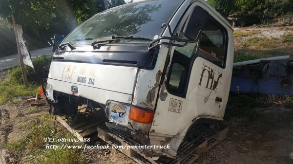 SALE* สินค้าเก่านอก หัวเก๋งรถบรรทุก 6 ล้อกลาง /CABIN NISSAN รุ่น :PU41H4 (มีขาหลัง/รุ่นยกหัวได้/มีเฉพาะหัวเก๋ง) ราคาเพียง 19,900 บาท สนใจรีบติดต่อ 0819337688