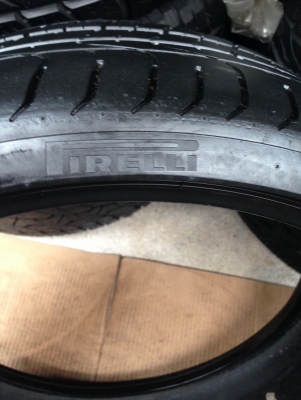 เศษยางขอบ20 Pirelli 255 30 r20 ปี15 1เส้น ราคา900 ตจว.ส่งได้ครับ T.061-9030026