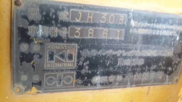 ขาย 195,000 บาท KOMATSU JH30B เครื่องดี ฟิตใหม่ เกียร์แรง ยางดี เอกสารสัญญาชื้อขาย  รถอยู่ จ.สกลนคร โทร&amp;ไอดีไลน์ 0610710295