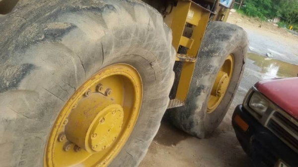 ขาย 195,000 บาท KOMATSU JH30B เครื่องดี ฟิตใหม่ เกียร์แรง ยางดี เอกสารสัญญาชื้อขาย  รถอยู่ จ.สกลนคร โทร&amp;ไอดีไลน์ 0610710295