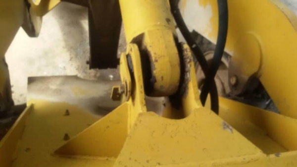 ขาย 195,000 บาท KOMATSU JH30B เครื่องดี ฟิตใหม่ เกียร์แรง ยางดี เอกสารสัญญาชื้อขาย  รถอยู่ จ.สกลนคร โทร&amp;ไอดีไลน์ 0610710295