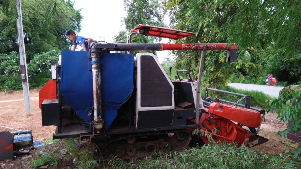 ขายรถเกี่ยวคูโบต้า DC60