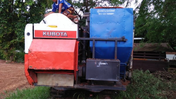 ขายรถเกี่ยวคูโบต้า DC60