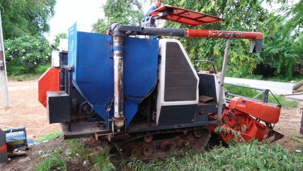 ขายรถเกี่ยวคูโบต้า DC60