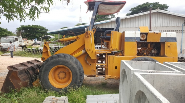 ขาย รถตัก KOMATSU 510 กรองคู่ เอวอ่อน สภาพดีพร้อมใช้งาน เครื่องดี ปั้มดี เกียร์ดี ยางไม่สวย 2 เส้น ราคาต่อรองได้ครับ