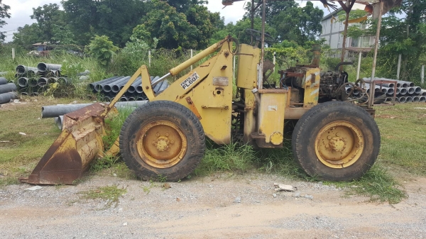 ขาย รถตัก FURUKAWA FL60A เอวอ่อน เกียร์พัง เครื่องสตาร์ทติด อุปกรณ์ปั้มมีครบ ขายตามสภาพให้ไปซ่อมเอง