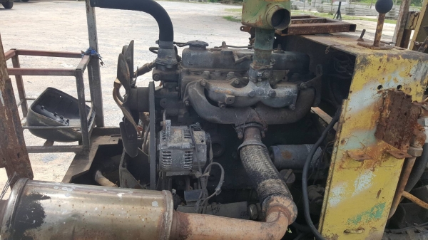 ขาย รถตัก FURUKAWA FL60A เอวอ่อน เกียร์พัง เครื่องสตาร์ทติด อุปกรณ์ปั้มมีครบ ขายตามสภาพให้ไปซ่อมเอง