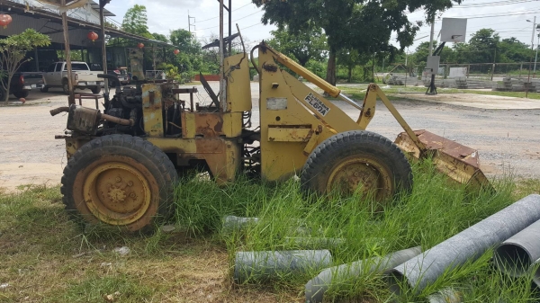 ขาย รถตัก FURUKAWA FL60A เอวอ่อน เกียร์พัง เครื่องสตาร์ทติด อุปกรณ์ปั้มมีครบ ขายตามสภาพให้ไปซ่อมเอง