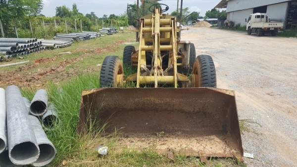 ขาย รถตัก FURUKAWA FL60A เอวอ่อน เกียร์พัง เครื่องสตาร์ทติด อุปกรณ์ปั้มมีครบ ขายตามสภาพให้ไปซ่อมเอง