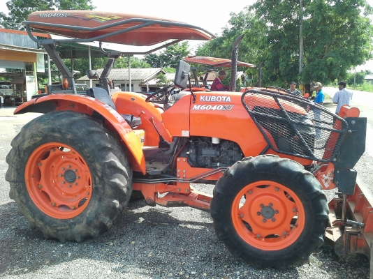ขาย แทรกเตอร์ KUBOTA M6040 ถูกๆ สวยๆ