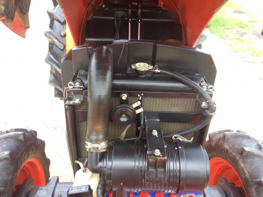 ขายL4708DT รถปี 56 ใช้งาน 810 ชั่วโมงเครื่อง เกียร์ เดิมไม่เคยรื้อ รถสวยพร้อมใช้งาน ราคา 425000 พร้อมส่ง ผานหน้า+ผานหลังตราช้าง สนใจ 084-5486359 สุชาติ  อ. สนม  จ. สุรินทร์