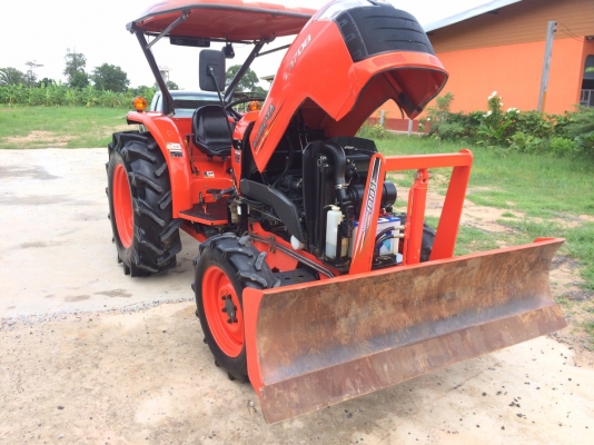 ขายL4708DT รถปี 56 ใช้งาน 810 ชั่วโมงเครื่อง เกียร์ เดิมไม่เคยรื้อ รถสวยพร้อมใช้งาน ราคา 425000 พร้อมส่ง ผานหน้า+ผานหลังตราช้าง สนใจ 084-5486359 สุชาติ  อ. สนม  จ. สุรินทร์