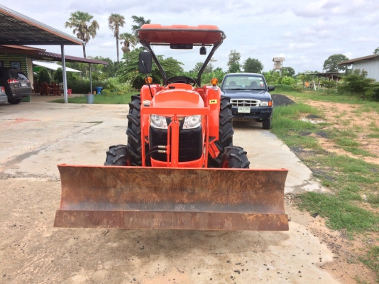 ขายL4708DT รถปี 56 ใช้งาน 810 ชั่วโมงเครื่อง เกียร์ เดิมไม่เคยรื้อ รถสวยพร้อมใช้งาน ราคา 425000 พร้อมส่ง ผานหน้า+ผานหลังตราช้าง สนใจ 084-5486359 สุชาติ  อ. สนม  จ. สุรินทร์