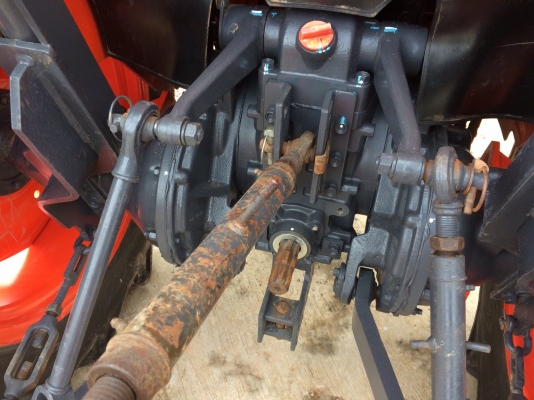 ขายL4708DT รถปี 56 ใช้งาน 810 ชั่วโมงเครื่อง เกียร์ เดิมไม่เคยรื้อ รถสวยพร้อมใช้งาน ราคา 425000 พร้อมส่ง ผานหน้า+ผานหลังตราช้าง สนใจ 084-5486359 สุชาติ  อ. สนม  จ. สุรินทร์