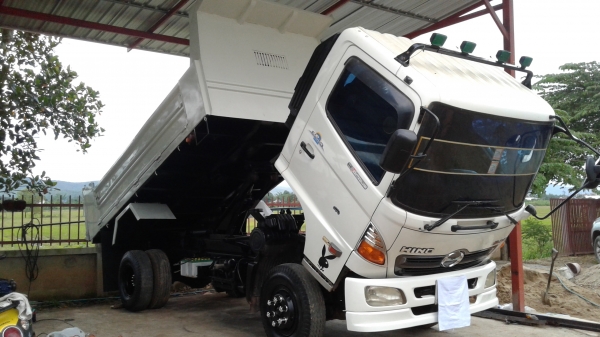 เสี่ยเคชเชียงดาวมัดจำแล้วคัฟขอบคุณมากๆคัฟ..HINO.เมก้าปี49.เครื่องJO5C150แรง.แอร์.เพาเวอร์.เบครจิ๊ฟฟี่.รถมือเดียวหัวเดิมยังไม่เคยทำสี