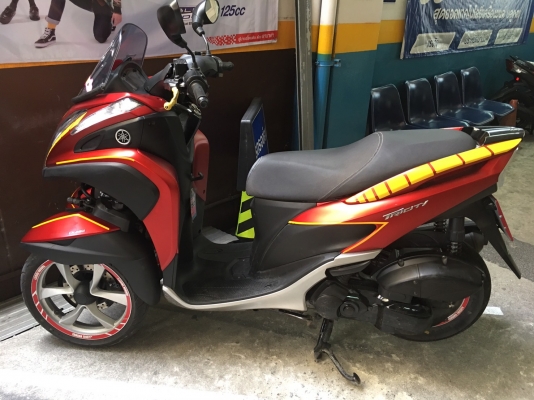 ขาย YAMAHA Tricity 125 ปี 58 เครื่องดี ชุดสีสวย เล่มพร้อมชุดโอน