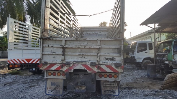 เมก้า260แรงปี2548 2 เพลา กระบะล่องยาว7.50 ยางสวย 10 เส้น พร้อมใช้งานขายตามสภาพ เมก้า260แรงปี2548 2 เพลา กระบะล่องยาว7.50 ยางสวย 10 เส้น พร้อมใช้งานขายตามสภาพ