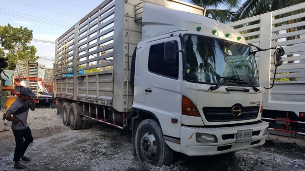 เมก้า260แรงปี2548 2 เพลา กระบะล่องยาว7.50 ยางสวย 10 เส้น พร้อมใช้งานขายตามสภาพ เมก้า260แรงปี2548 2 เพลา กระบะล่องยาว7.50 ยางสวย 10 เส้น พร้อมใช้งานขายตามสภาพ