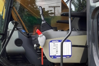 ขายkomatsu pc200-8