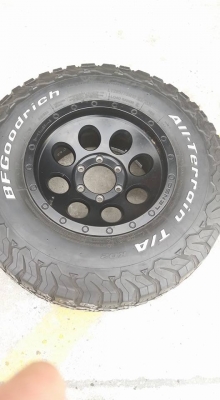 ฝากขายยาง Bf KO2 ขนาด 265/75/16 ปี 15 จำนวน 1 ชุด ขาย 15,000 บาท สนใจ 0811439463 ฝากขายยาง Bf KO2 ขนาด 265/75/16 ปี 15 จำนวน 1 ชุด ขาย 15,000 บาท สนใจ 0811439463