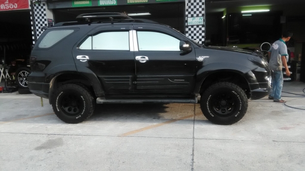 ฝากขายยาง Bf KO2 ขนาด 265/75/16 ปี 15 จำนวน 1 ชุด ขาย 15,000 บาท สนใจ 0811439463