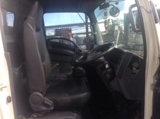ขายด่วน 6 ล้อ พื้นเรียบ Isuzu NQR 175 แรง เพลาเดียว กระบะยาว5.50 เมตร