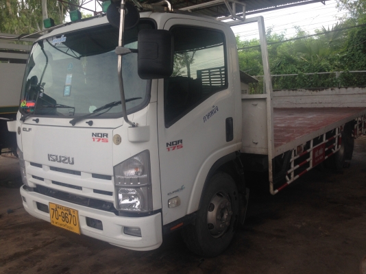 ขายด่วน 6 ล้อ พื้นเรียบ Isuzu NQR 175 แรง เพลาเดียว กระบะยาว5.50 เมตร