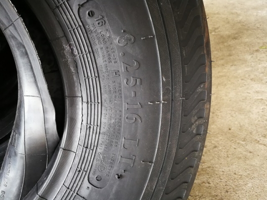 ยาง Apollo ขนาด 8.25-16 AMAR DLX (16 PR) ยาง Apollo ขนาด 8.25-16 AMAR DLX (16 PR)