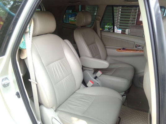 Toyota Innova 2.0 V