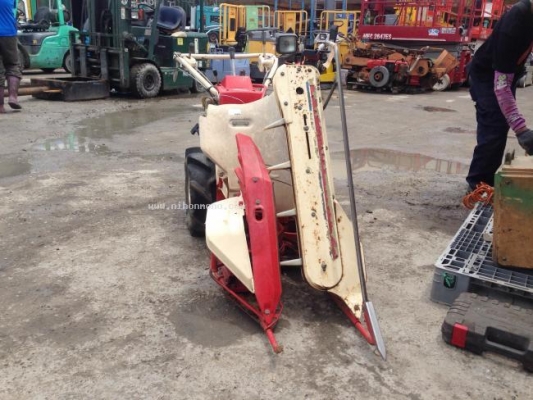 ราคาพิเศษ13,000 บาท รถเกี่ยวข้าวเดินตาม YANMAR YB301 รหัสสินค้า : 50103017 www.nihonmono.com