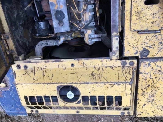 KOMATSU PC200-5 ไฟฟ้าครบ 585,000 บาท เครื่องดี ปั้มดี โช่หนา เอวแน่น ช่วงล่างเต็ม แอร์มี เอกสารเล่มทะเบียน  รถอยู่ จ.ร้อยเอ็ด โทร &amp;ไอดีไลน์ 0610710295