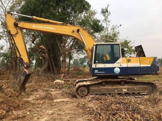 KOMATSU PC200-5 ไฟฟ้าครบ 585,000 บาท เครื่องดี ปั้มดี โช่หนา เอวแน่น ช่วงล่างเต็ม แอร์มี เอกสารเล่มทะเบียน  รถอยู่ จ.ร้อยเอ็ด โทร &amp;ไอดีไลน์ 0610710295