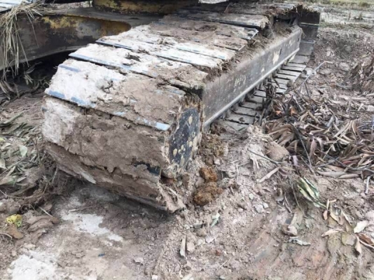 KOMATSU PC200-5 ไฟฟ้าครบ 585,000 บาท เครื่องดี ปั้มดี โช่หนา เอวแน่น ช่วงล่างเต็ม แอร์มี เอกสารเล่มทะเบียน  รถอยู่ จ.ร้อยเอ็ด โทร &amp;ไอดีไลน์ 0610710295
