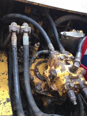 KOMATSU PC200-5 ไฟฟ้าครบ 585,000 บาท เครื่องดี ปั้มดี โช่หนา เอวแน่น ช่วงล่างเต็ม แอร์มี เอกสารเล่มทะเบียน  รถอยู่ จ.ร้อยเอ็ด โทร &amp;ไอดีไลน์ 0610710295