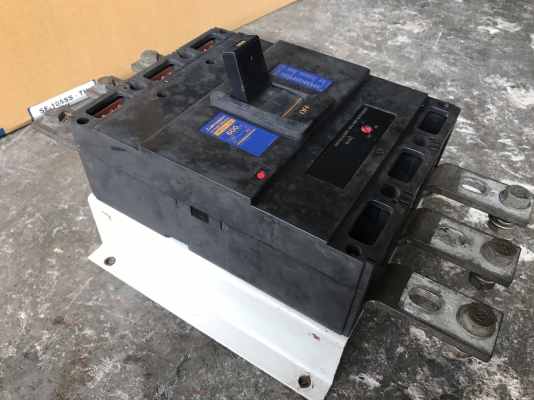 ขายเบรคเกอร์ Mitsubishi 600Amp. สภาพสวย ถอดจากตู้ พร้อมใช้งาน
