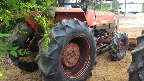 สามย่านแทรคเตอร์ ขายรถไถ KUBOTA L4508 พร้อมดันหน้า เครื่องดี เกียร์ดี ราคา 175,000 มีรถขนส่งบริการ ร้านสามย่านแทรคเตอร์ อ.แกลง จ.ระยอง 0897489639,0818618678,0899347475 id line=0897489639 id line=0818618678 id line=0899347475 สามย่านแทรคเตอร์ ขายรถไถ KUBOTA L4508 พร้อมดันหน้า เครื่องดี เกียร์ดี ราคา 175,000 มีรถขนส่งบริการ ร้านสามย่านแทรคเตอร์ อ.แกลง จ.ระยอง 0897489639,0818618678,0899347475 id line=0897489639 id line=0818618678 id line=0899347475