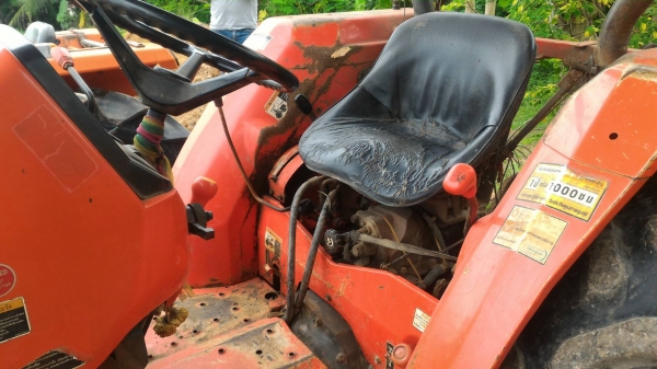 สามย่านแทรคเตอร์ ขายรถไถ KUBOTA L4508 พร้อมดันหน้า เครื่องดี เกียร์ดี ราคา 175,000 มีรถขนส่งบริการ ร้านสามย่านแทรคเตอร์ อ.แกลง จ.ระยอง 0897489639,0818618678,0899347475 id line=0897489639 id line=0818618678 id line=0899347475 สามย่านแทรคเตอร์ ขายรถไถ KUBOTA L4508 พร้อมดันหน้า เครื่องดี เกียร์ดี ราคา 175,000 มีรถขนส่งบริการ ร้านสามย่านแทรคเตอร์ อ.แกลง จ.ระยอง 0897489639,0818618678,0899347475 id line=0897489639 id line=0818618678 id line=0899347475