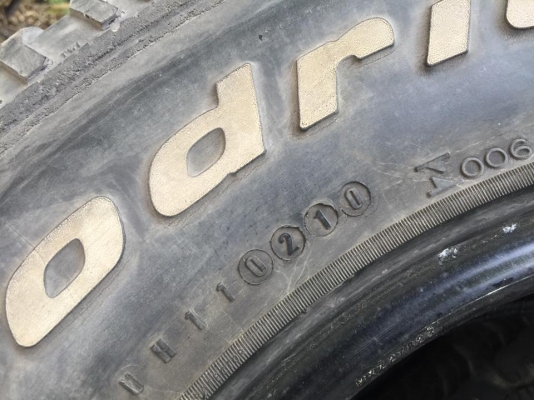 ขายถูก ยางBF AllTerrain 265 75 16 สภาพดี เเก้มสวย ดอกยังเหลือ ขายถูก ยางBF AllTerrain 265 75 16 สภาพดี เเก้มสวย ดอกยังเหลือ