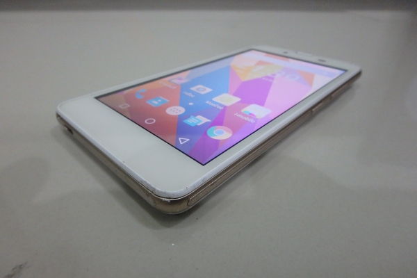 i-mobile i-style 712 สีขาว ไอโมบาย สภาพดี มีที่ชาร์ท ส่งฟรี