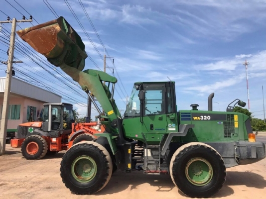 ขายรถตักล้อยาง KOMATSU WA320-6 ปี 2013 รถนอกนำเข้าจากญี่ปุ่น สภาพสวยพร้อมใช้ มีVDOการทำงานครับ