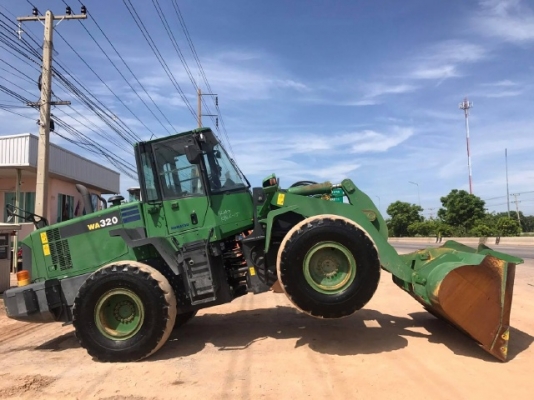 ขายรถตักล้อยาง KOMATSU WA320-6 ปี 2013 รถนอกนำเข้าจากญี่ปุ่น สภาพสวยพร้อมใช้ มีVDOการทำงานครับ