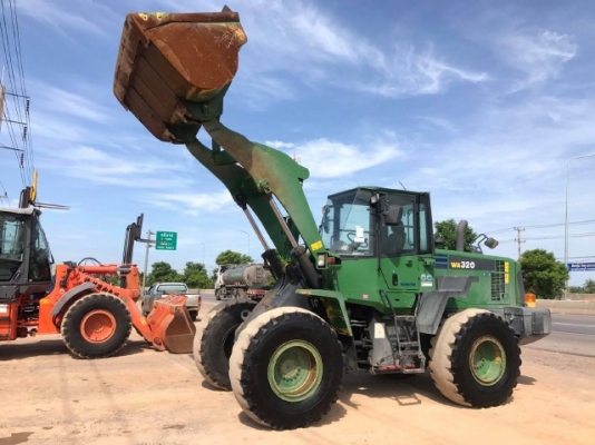 ขายรถตักล้อยาง KOMATSU WA320-6 ปี 2013 รถนอกนำเข้าจากญี่ปุ่น สภาพสวยพร้อมใช้ มีVDOการทำงานครับ