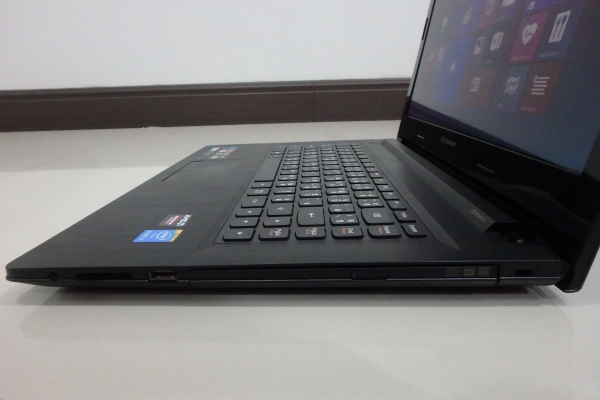 โน้ตบุ๊ค Lenovo G40-70 ระบบ Core i3-4005U 1.7GHz Ram4G HDD500GB การ์ดจอ Radeon M230 กระเป๋า ที่ชาร์ท สภาพใหม่