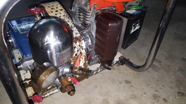 ปั้มอัดฉีดเครื่อง รูน้ำเข้า 6 หุน พร้อมใช้งาน