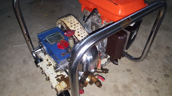 ปั้มอัดฉีดเครื่อง รูน้ำเข้า 6 หุน พร้อมใช้งาน